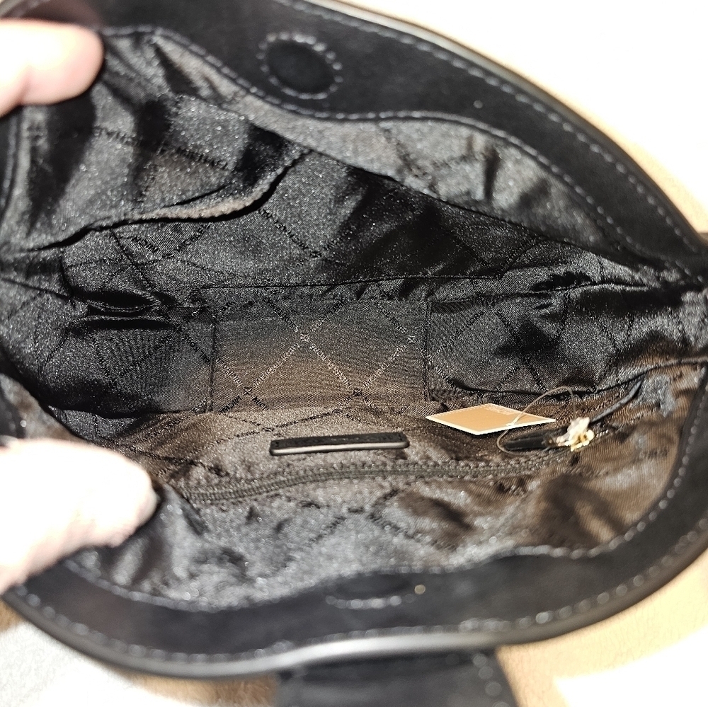 NWT Michael Kors Carmen Hobo Bag - Picture 5 of 7